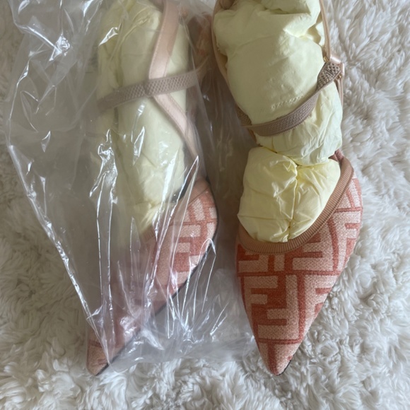 New never worn Fendi heels - Picture 3 of 11